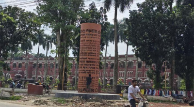 যশোরে দৃশ্যমান হয়েছে জুলাই শহীদ স্মৃতিসৌধ 